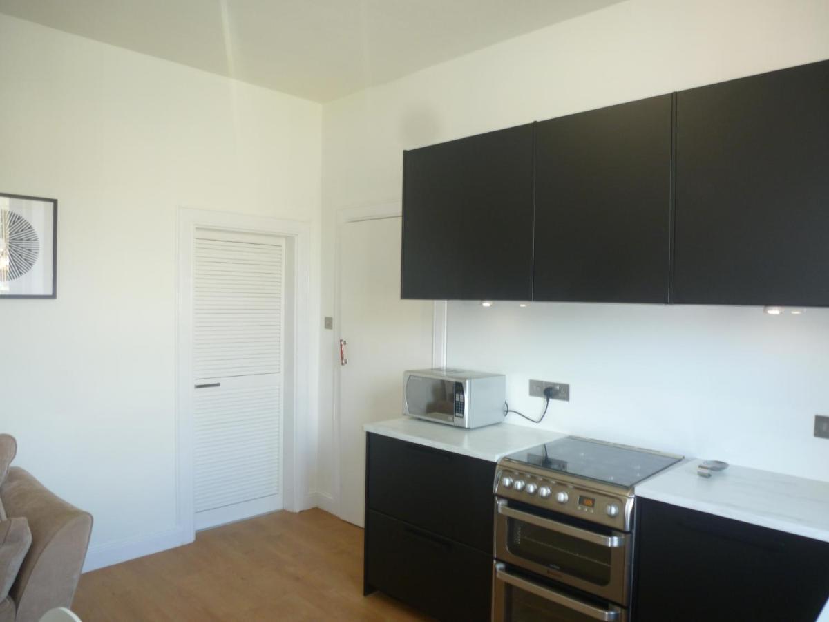 Next Door To Holyrood Palace And Arthur'S Seat Bed and Breakfast Edinburgh Eksteriør billede